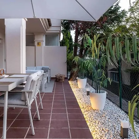Stunning 2 Bed El Palmeral Near The Rdr483 Marbella